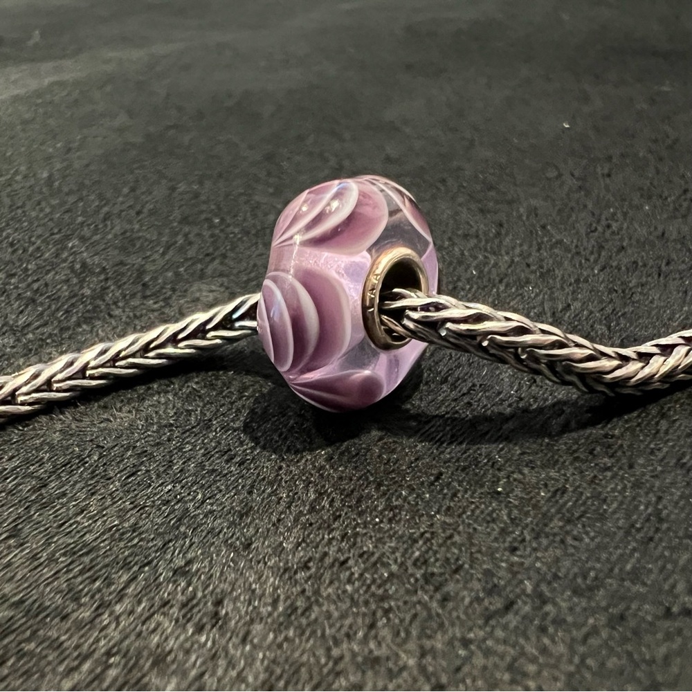Trollbeads Purple Swoops bead